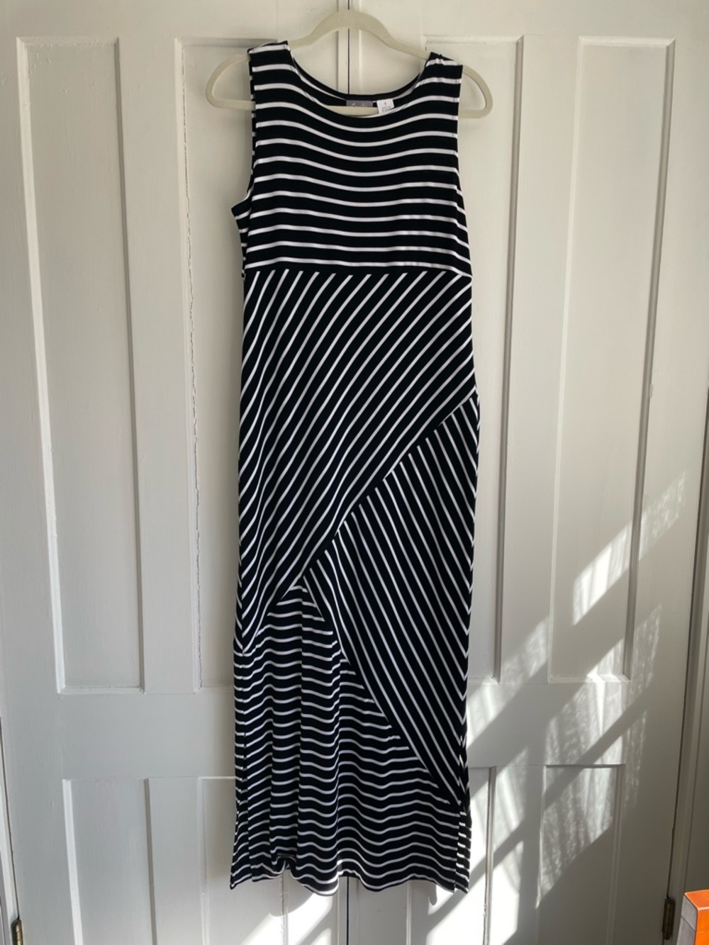 Chicos Travelers Dress Striped Black & White Sleeveless Maxi Style Size 1 Medium